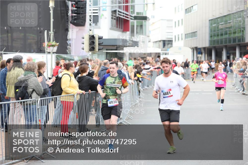 12.06.2026 - Holstenköstenlauf Andreas Tolksdorf http://msf.ph/oto/9747295 12.06.2026 19:55:08 Laufen 4930, 4881, 4258 meine-sportfotos.de
