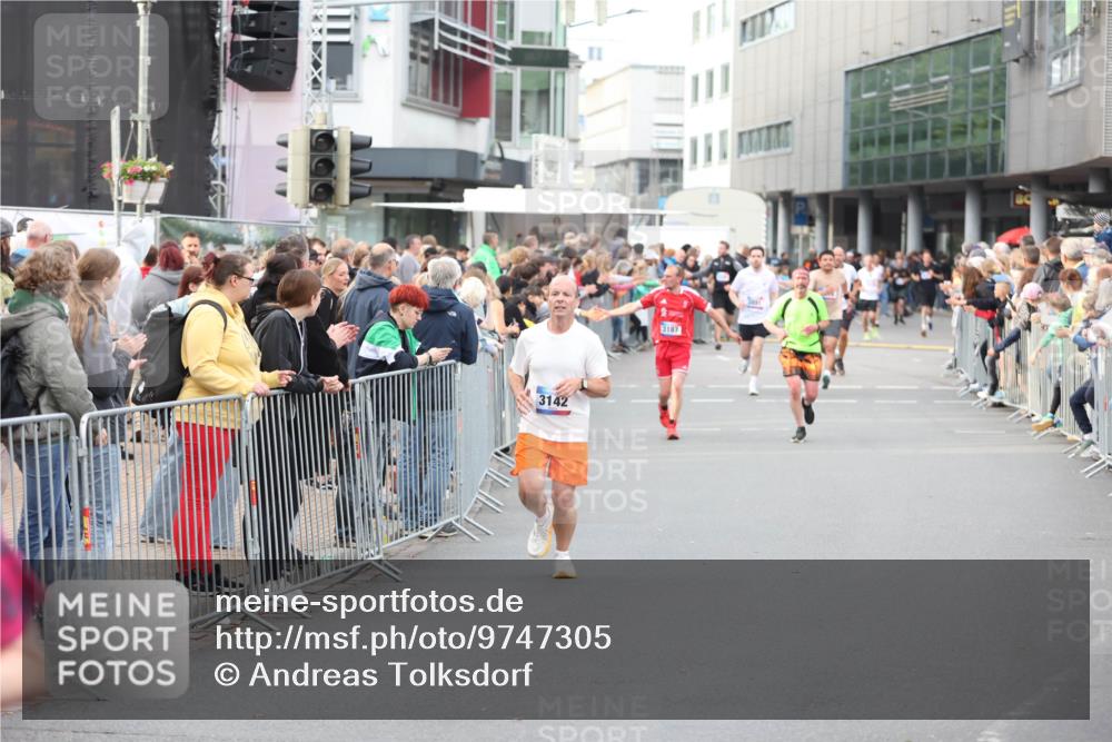12.06.2026 - Holstenköstenlauf Andreas Tolksdorf http://msf.ph/oto/9747305 12.06.2026 19:55:14 Laufen 3142, 3187 meine-sportfotos.de