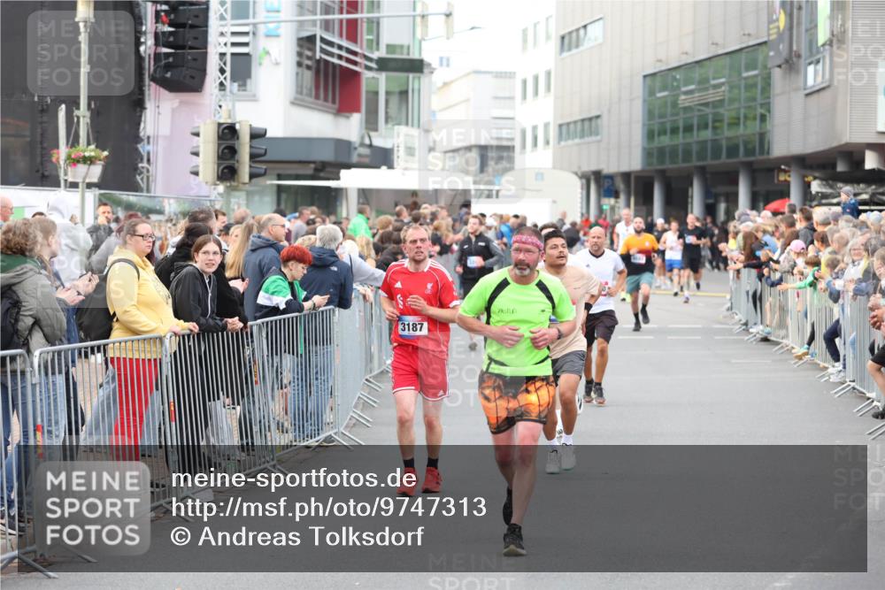 12.06.2026 - Holstenköstenlauf Andreas Tolksdorf http://msf.ph/oto/9747313 12.06.2026 19:55:19 Laufen 3187 meine-sportfotos.de