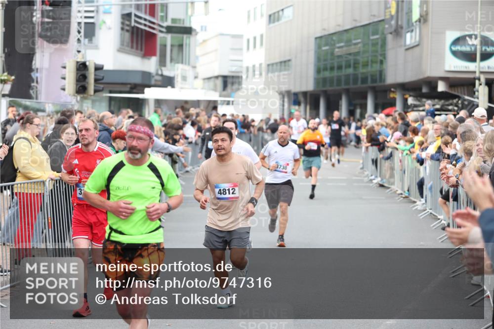 12.06.2026 - Holstenköstenlauf Andreas Tolksdorf http://msf.ph/oto/9747316 12.06.2026 19:55:21 Laufen 3, 4812, 3730 meine-sportfotos.de