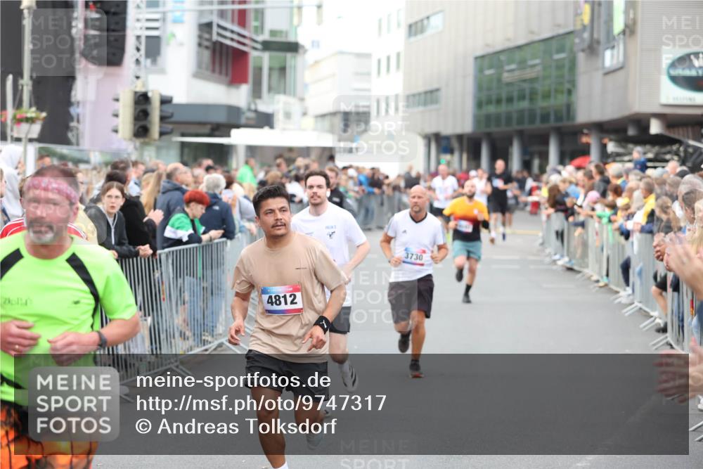 12.06.2026 - Holstenköstenlauf Andreas Tolksdorf http://msf.ph/oto/9747317 12.06.2026 19:55:22 Laufen 4812, 3730 meine-sportfotos.de