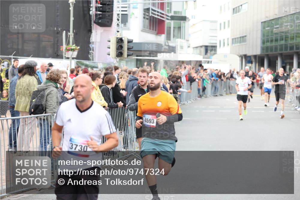 12.06.2026 - Holstenköstenlauf Andreas Tolksdorf http://msf.ph/oto/9747324 12.06.2026 19:55:25 Laufen 26, 3730, 4593 meine-sportfotos.de