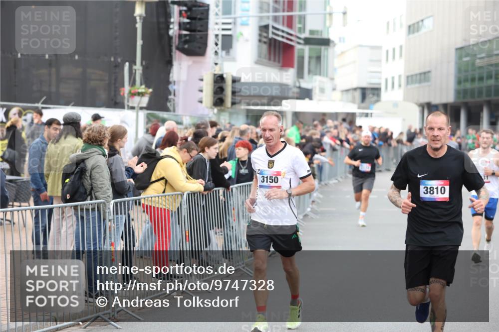 12.06.2026 - Holstenköstenlauf Andreas Tolksdorf http://msf.ph/oto/9747328 12.06.2026 19:55:31 Laufen 3150, 3810 meine-sportfotos.de