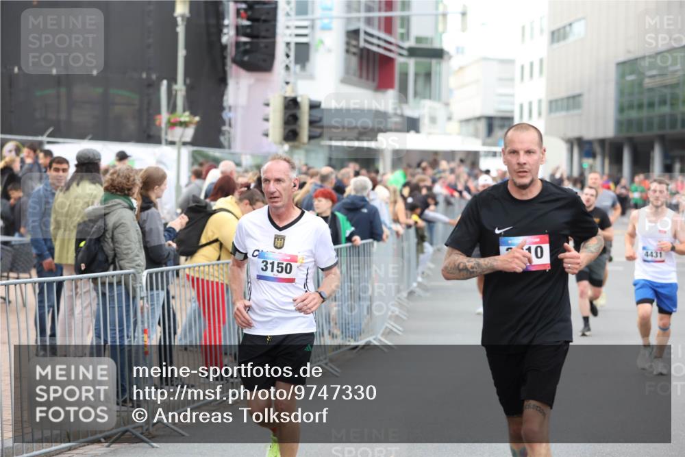 12.06.2026 - Holstenköstenlauf Andreas Tolksdorf http://msf.ph/oto/9747330 12.06.2026 19:55:32 Laufen 3150, 0, 4431 meine-sportfotos.de
