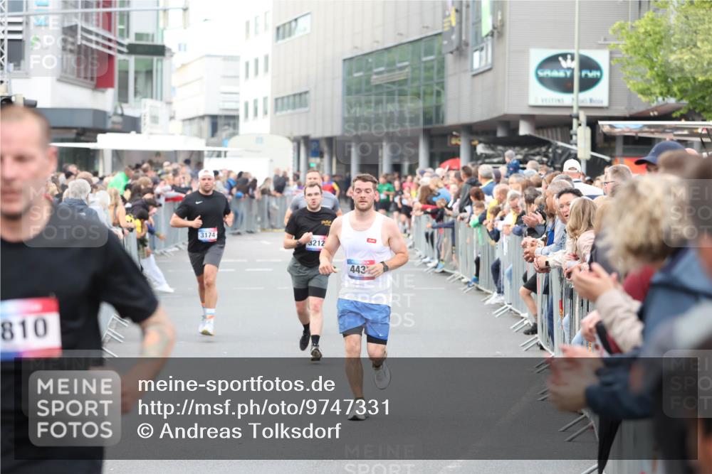 12.06.2026 - Holstenköstenlauf Andreas Tolksdorf http://msf.ph/oto/9747331 12.06.2026 19:55:33 Laufen 810, 3174, 3212, 443 meine-sportfotos.de