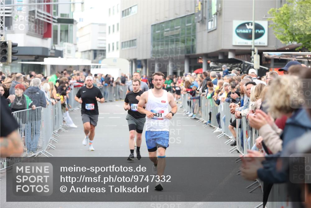 12.06.2026 - Holstenköstenlauf Andreas Tolksdorf http://msf.ph/oto/9747332 12.06.2026 19:55:33 Laufen 3174, 321, 431 meine-sportfotos.de