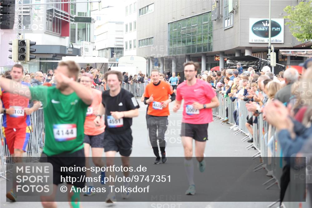 12.06.2026 - Holstenköstenlauf Andreas Tolksdorf http://msf.ph/oto/9747351 12.06.2026 19:55:50 Laufen 102, 4144, 4551, 4820, 1007 meine-sportfotos.de
