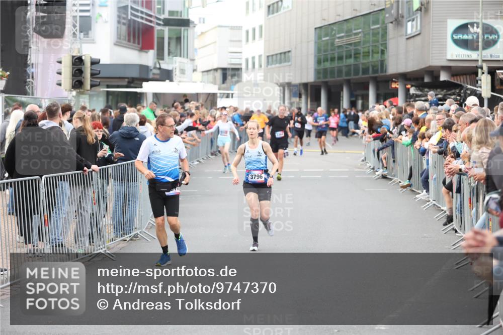 12.06.2026 - Holstenköstenlauf Andreas Tolksdorf http://msf.ph/oto/9747370 12.06.2026 19:56:15 Laufen 3796 meine-sportfotos.de