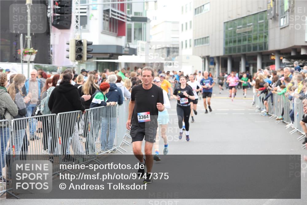 12.06.2026 - Holstenköstenlauf Andreas Tolksdorf http://msf.ph/oto/9747375 12.06.2026 19:56:21 Laufen 3364, 4241 meine-sportfotos.de