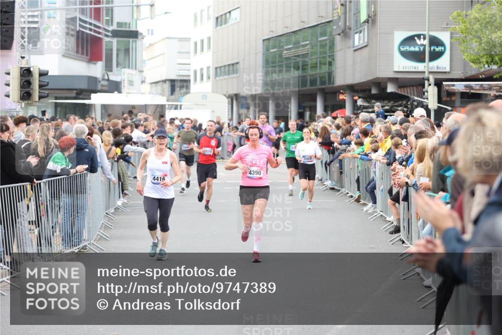 12.06.2026 - Holstenköstenlauf Andreas Tolksdorf http://msf.ph/oto/9747389 12.06.2026 19:56:31 Laufen 4416, 519, 4390, 415, 3924 meine-sportfotos.de