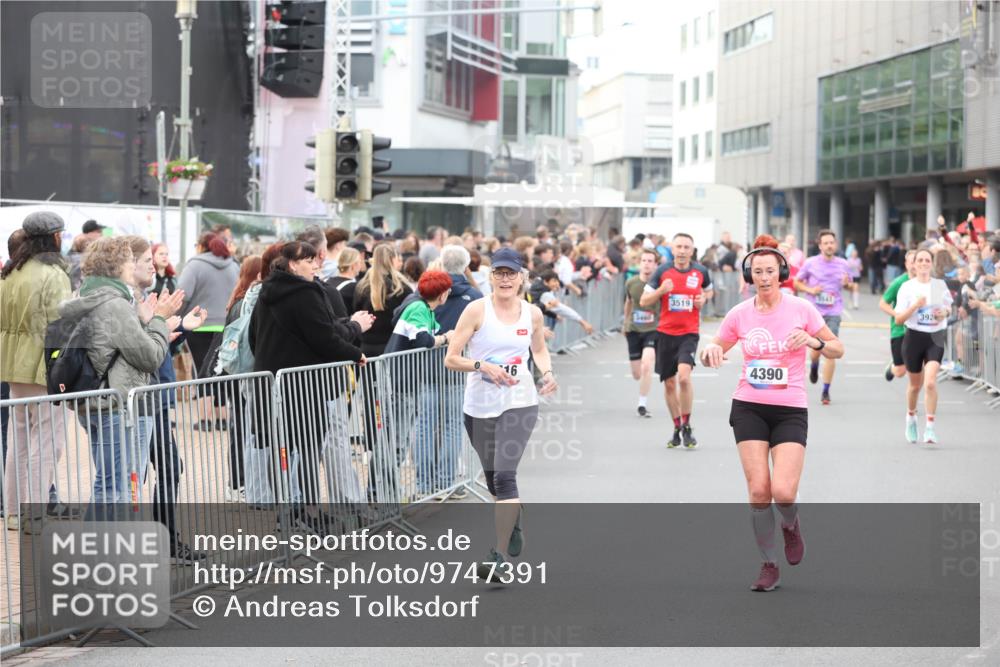 12.06.2026 - Holstenköstenlauf Andreas Tolksdorf http://msf.ph/oto/9747391 12.06.2026 19:56:32 Laufen 16, 3519, 4390, 392 meine-sportfotos.de