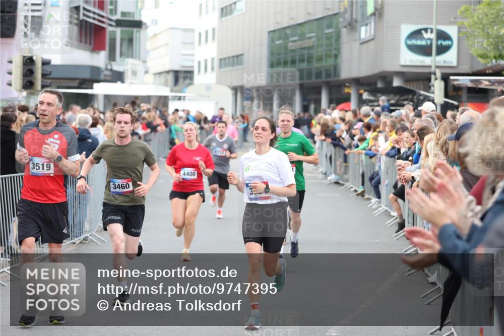 12.06.2026 - Holstenköstenlauf Andreas Tolksdorf http://msf.ph/oto/9747395 12.06.2026 19:56:36 Laufen 3519, 3460, 4400 meine-sportfotos.de