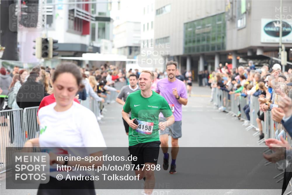 12.06.2026 - Holstenköstenlauf Andreas Tolksdorf http://msf.ph/oto/9747398 12.06.2026 19:56:38 Laufen 4158, 3 meine-sportfotos.de