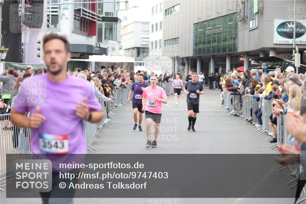 12.06.2026 - Holstenköstenlauf Andreas Tolksdorf http://msf.ph/oto/9747403 12.06.2026 19:56:41 Laufen 3543, 4224, 4383, 3227 meine-sportfotos.de