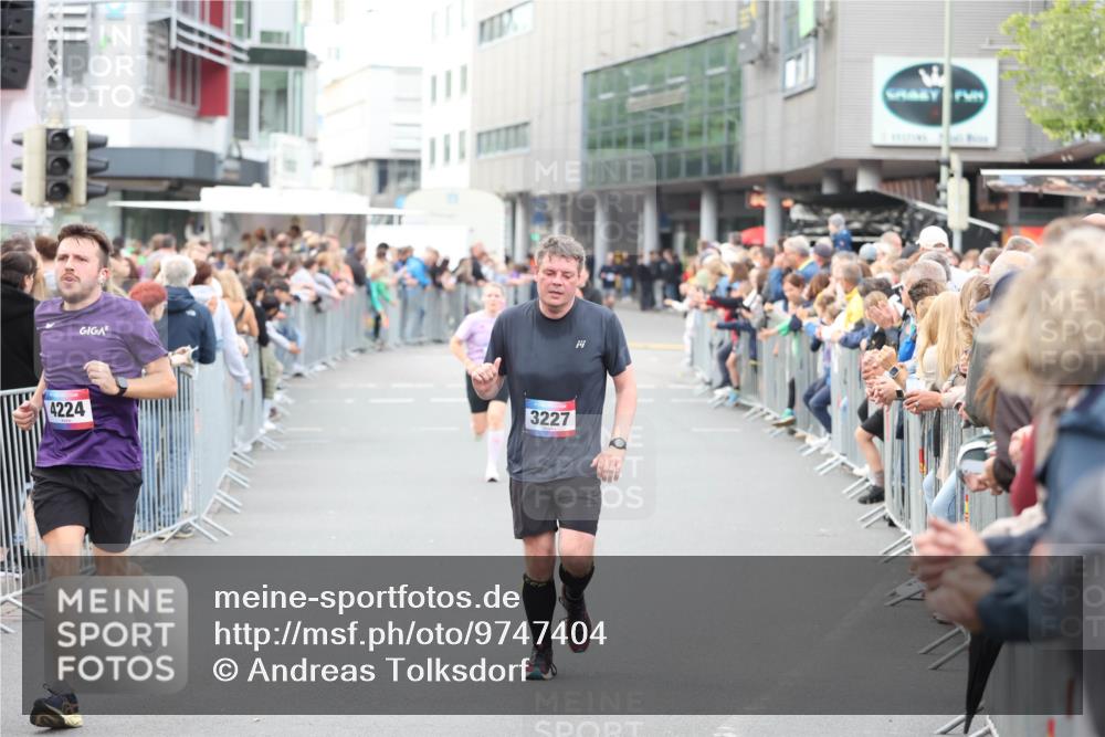 12.06.2026 - Holstenköstenlauf Andreas Tolksdorf http://msf.ph/oto/9747404 12.06.2026 19:56:46 Laufen 4224, 3227 meine-sportfotos.de