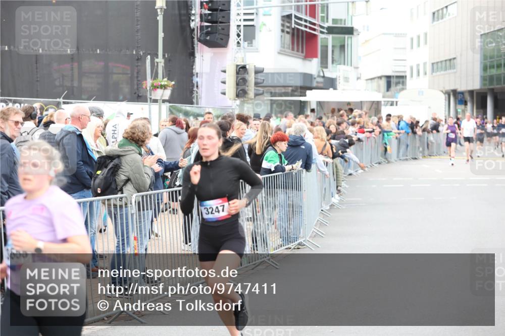 12.06.2026 - Holstenköstenlauf Andreas Tolksdorf http://msf.ph/oto/9747411 12.06.2026 19:56:50 Laufen 600, 3247 meine-sportfotos.de