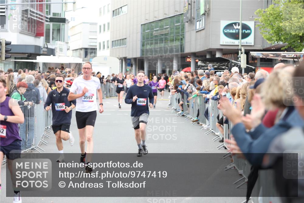 12.06.2026 - Holstenköstenlauf Andreas Tolksdorf http://msf.ph/oto/9747419 12.06.2026 19:57:02 Laufen 52, 3305, 3597, 4606 meine-sportfotos.de