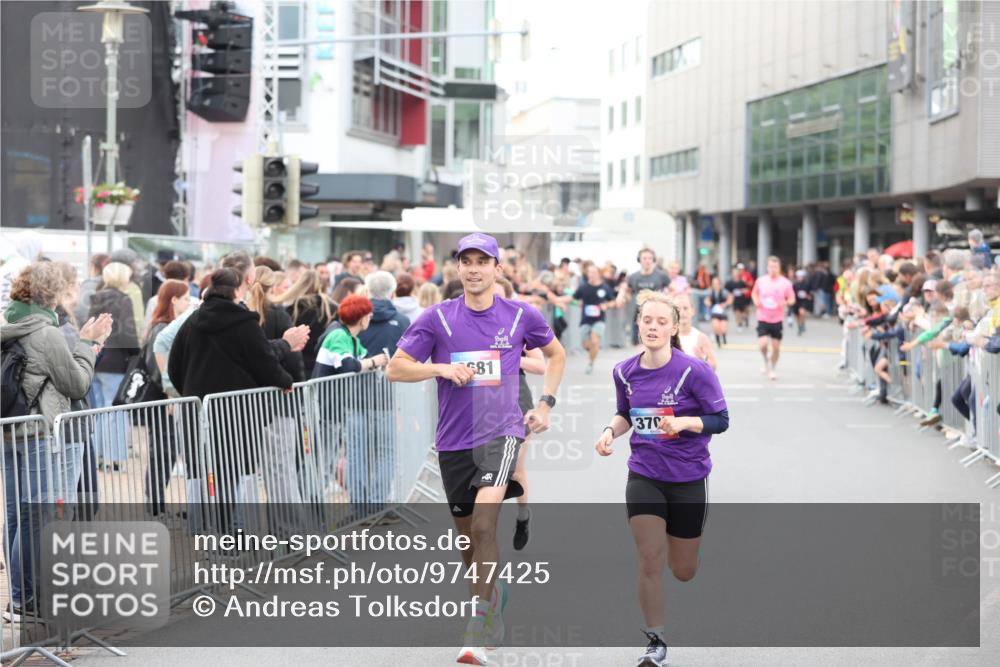 12.06.2026 - Holstenköstenlauf Andreas Tolksdorf http://msf.ph/oto/9747425 12.06.2026 19:57:10 Laufen 681, 370 meine-sportfotos.de