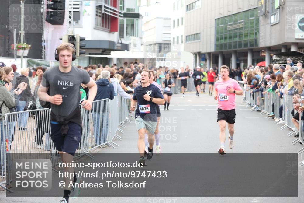 12.06.2026 - Holstenköstenlauf Andreas Tolksdorf http://msf.ph/oto/9747433 12.06.2026 19:57:17 Laufen 4836, 3242 meine-sportfotos.de