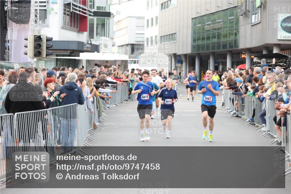 12.06.2026 - Holstenköstenlauf Andreas Tolksdorf http://msf.ph/oto/9747458 12.06.2026 19:57:41 Laufen 4815, 4814, 3561, 10 meine-sportfotos.de