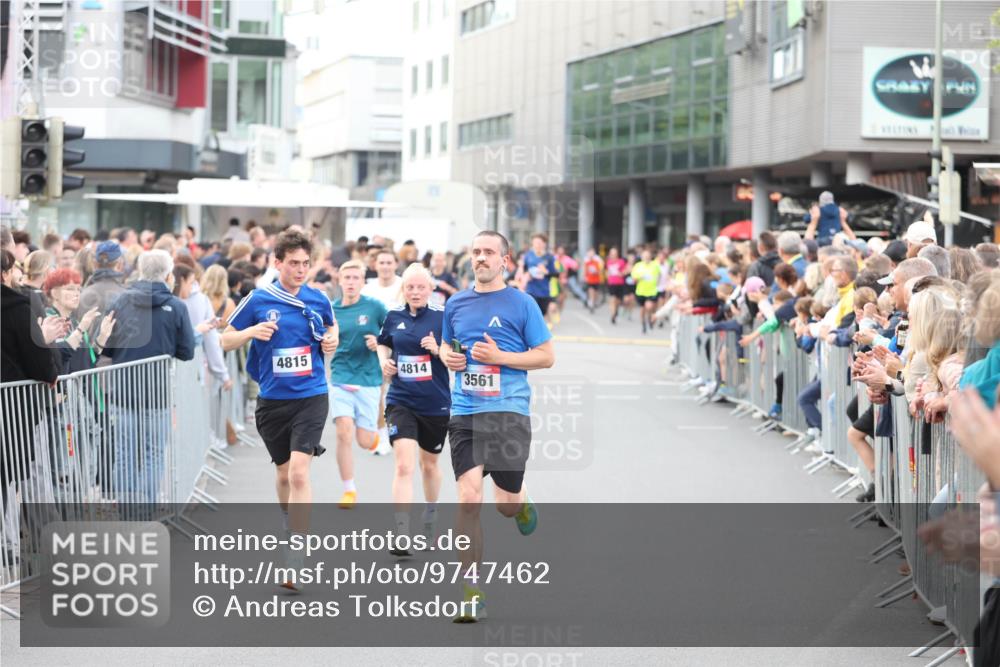 12.06.2026 - Holstenköstenlauf Andreas Tolksdorf http://msf.ph/oto/9747462 12.06.2026 19:57:43 Laufen 4815, 4814, 3561 meine-sportfotos.de