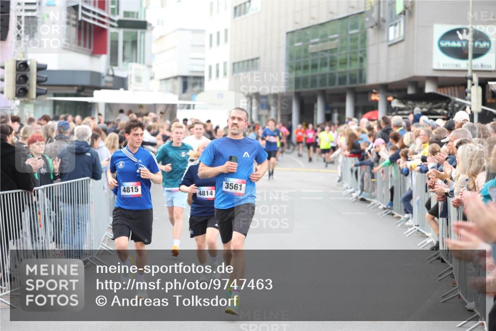 12.06.2026 - Holstenköstenlauf Andreas Tolksdorf http://msf.ph/oto/9747463 12.06.2026 19:57:43 Laufen 4815, 4814, 3561 meine-sportfotos.de