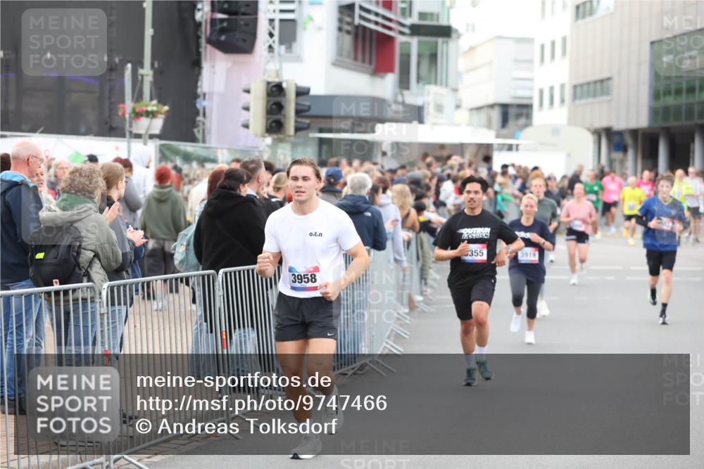 12.06.2026 - Holstenköstenlauf Andreas Tolksdorf http://msf.ph/oto/9747466 12.06.2026 19:57:48 Laufen 355, 3919, 3958 meine-sportfotos.de