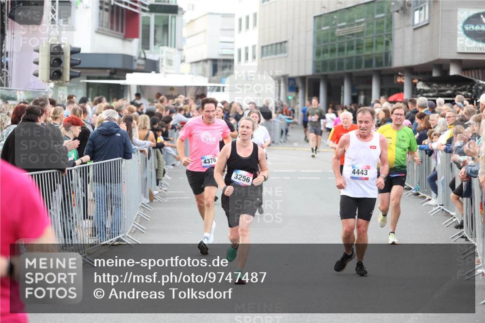 12.06.2026 - Holstenköstenlauf Andreas Tolksdorf http://msf.ph/oto/9747487 12.06.2026 19:58:03 Laufen 2030, 4376, 3256, 4443 meine-sportfotos.de
