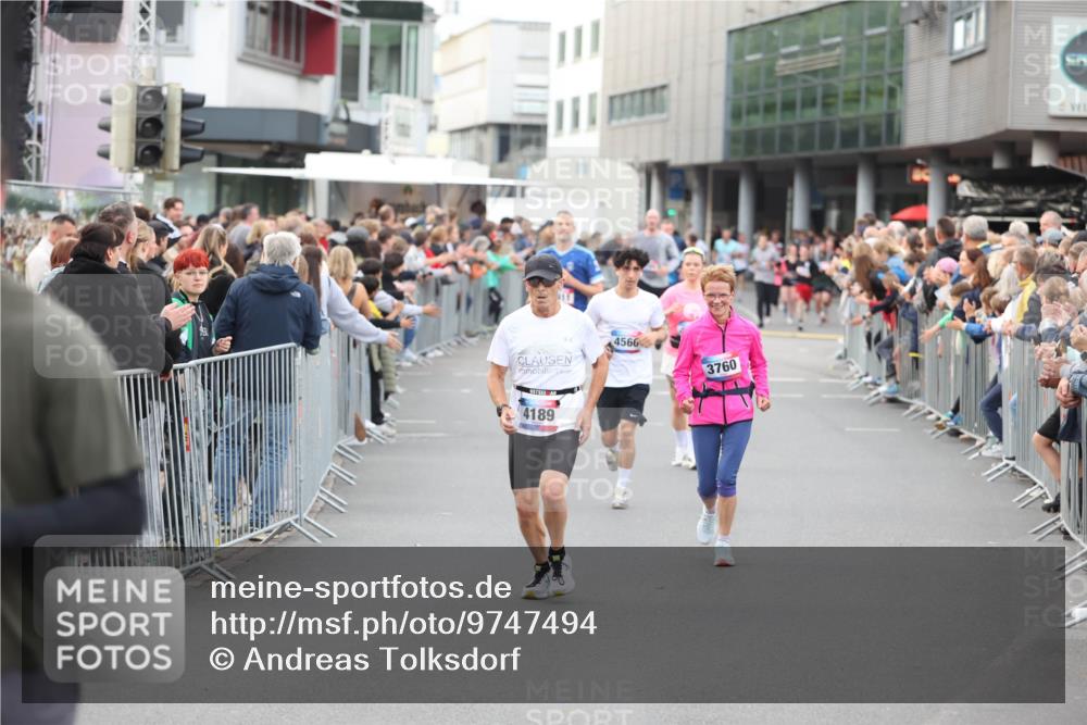 12.06.2026 - Holstenköstenlauf Andreas Tolksdorf http://msf.ph/oto/9747494 12.06.2026 19:58:16 Laufen 4189, 4566, 3760 meine-sportfotos.de