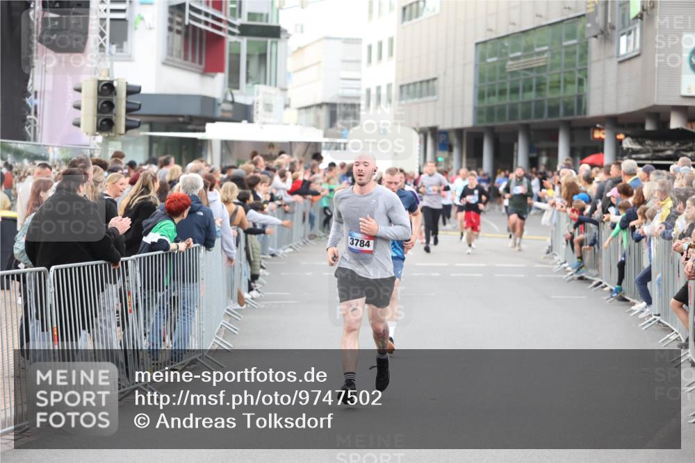 12.06.2026 - Holstenköstenlauf Andreas Tolksdorf http://msf.ph/oto/9747502 12.06.2026 19:58:24 Laufen 3784 meine-sportfotos.de