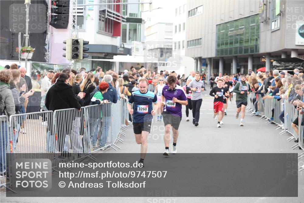 12.06.2026 - Holstenköstenlauf Andreas Tolksdorf http://msf.ph/oto/9747507 12.06.2026 19:58:29 Laufen 3260, 4088, 626, 3511 meine-sportfotos.de