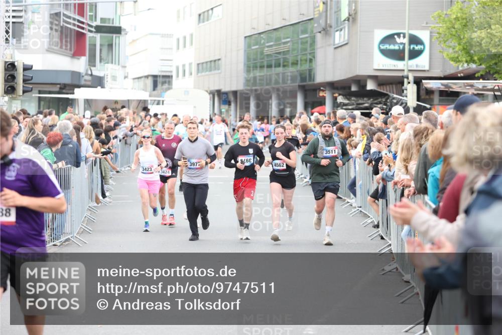 12.06.2026 - Holstenköstenlauf Andreas Tolksdorf http://msf.ph/oto/9747511 12.06.2026 19:58:31 Laufen 38, 3423, 3511, 3977, 68, 4562, 3424 meine-sportfotos.de