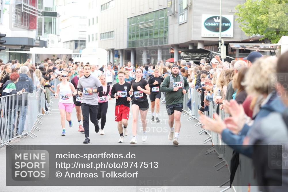12.06.2026 - Holstenköstenlauf Andreas Tolksdorf http://msf.ph/oto/9747513 12.06.2026 19:58:32 Laufen 3423, 3424, 39, 4372, 3511, 3104, 646, 4562, 3 meine-sportfotos.de