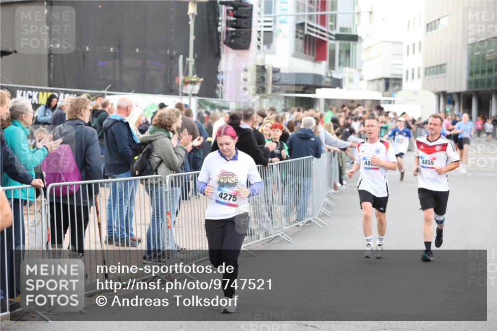12.06.2026 - Holstenköstenlauf Andreas Tolksdorf http://msf.ph/oto/9747521 12.06.2026 19:58:41 Laufen 4275, 485, 4855 meine-sportfotos.de