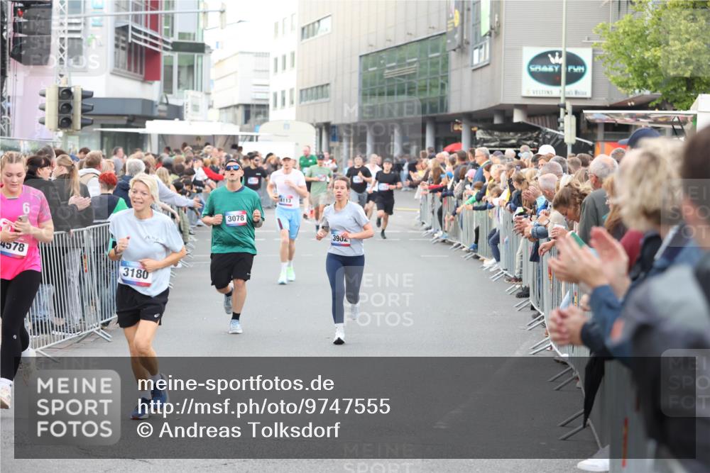12.06.2026 - Holstenköstenlauf Andreas Tolksdorf http://msf.ph/oto/9747555 12.06.2026 19:59:03 Laufen 4578, 16, 3180, 3078, 4113, 3902 meine-sportfotos.de