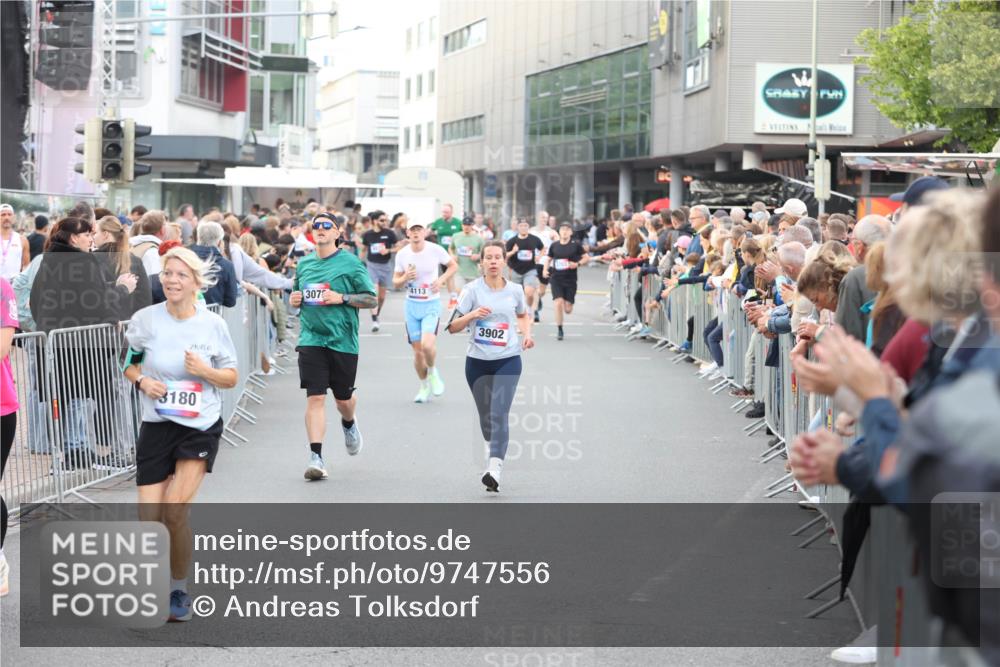 12.06.2026 - Holstenköstenlauf Andreas Tolksdorf http://msf.ph/oto/9747556 12.06.2026 19:59:03 Laufen 3180, 307, 4113, 3902 meine-sportfotos.de