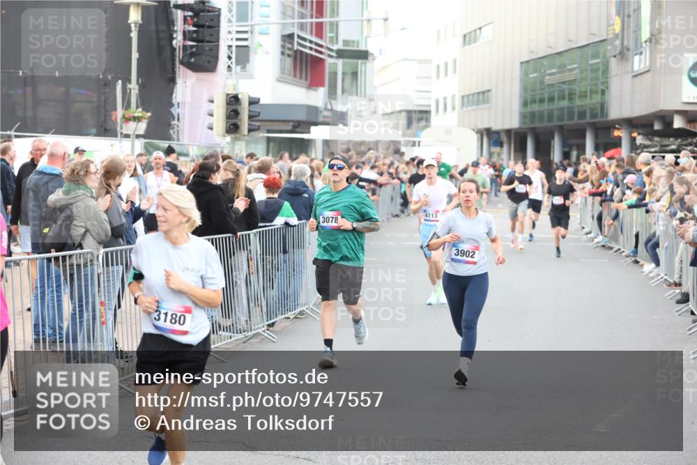 12.06.2026 - Holstenköstenlauf Andreas Tolksdorf http://msf.ph/oto/9747557 12.06.2026 19:59:04 Laufen 3180, 3078, 4113, 3902 meine-sportfotos.de