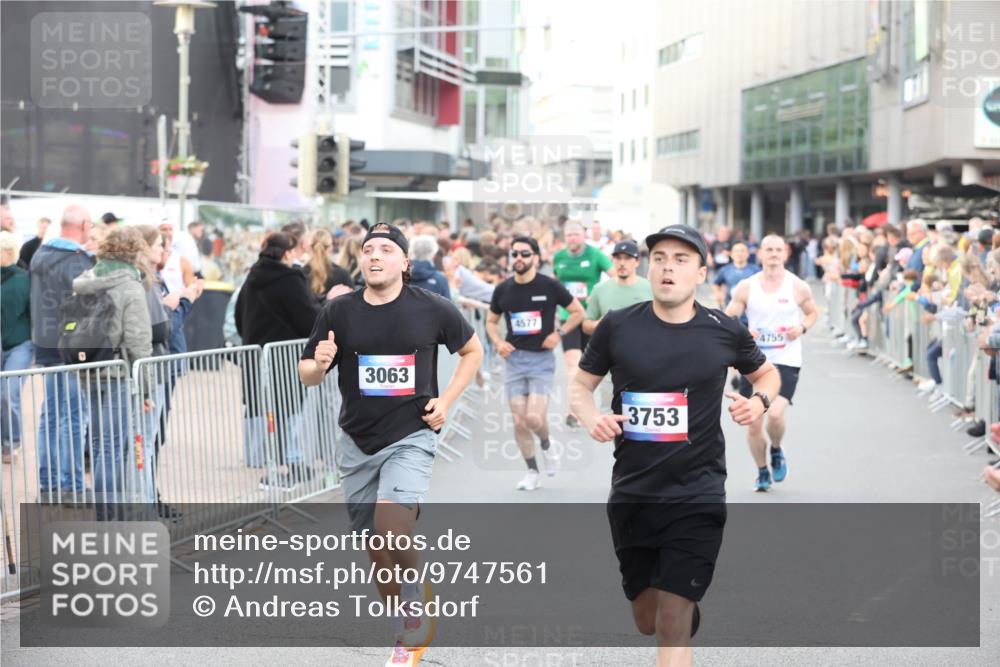 12.06.2026 - Holstenköstenlauf Andreas Tolksdorf http://msf.ph/oto/9747561 12.06.2026 19:59:10 Laufen 3063, 4577, 3753, 4755 meine-sportfotos.de
