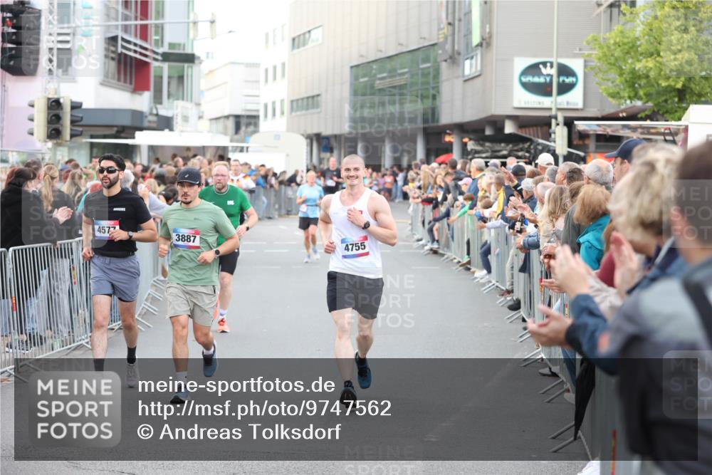 12.06.2026 - Holstenköstenlauf Andreas Tolksdorf http://msf.ph/oto/9747562 12.06.2026 19:59:11 Laufen 457, 3887, 4755 meine-sportfotos.de