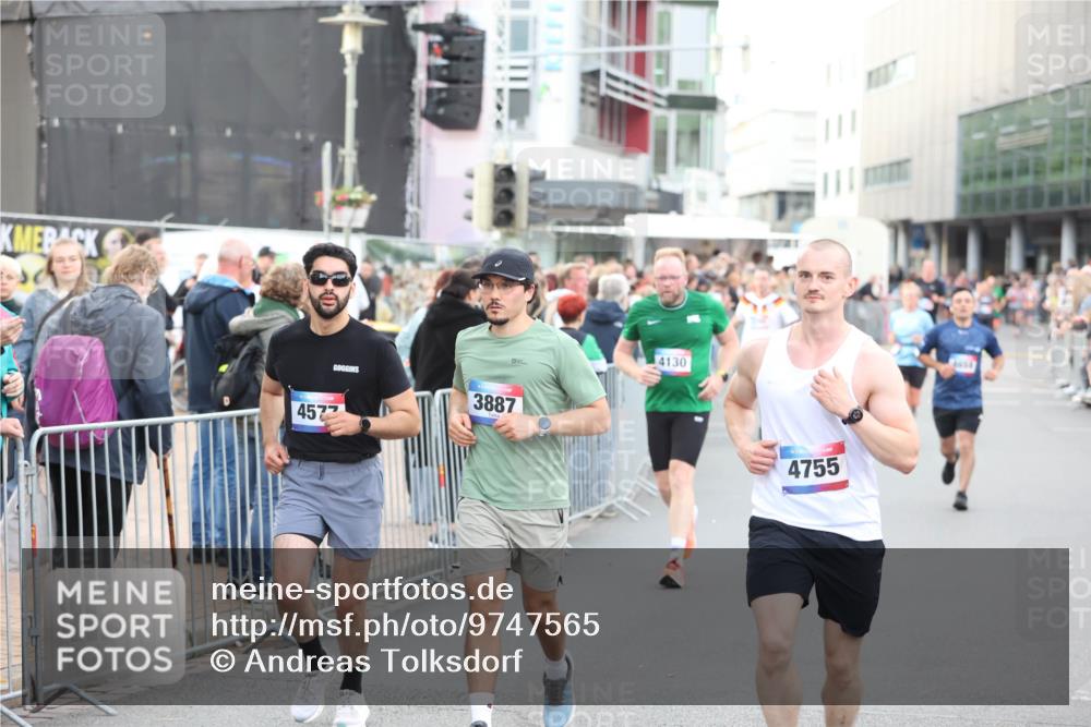 12.06.2026 - Holstenköstenlauf Andreas Tolksdorf http://msf.ph/oto/9747565 12.06.2026 19:59:12 Laufen 3887, 4577, 4130, 4755, 4658 meine-sportfotos.de