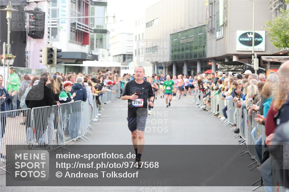 12.06.2026 - Holstenköstenlauf Andreas Tolksdorf http://msf.ph/oto/9747568 12.06.2026 19:59:22 Laufen 3791 meine-sportfotos.de