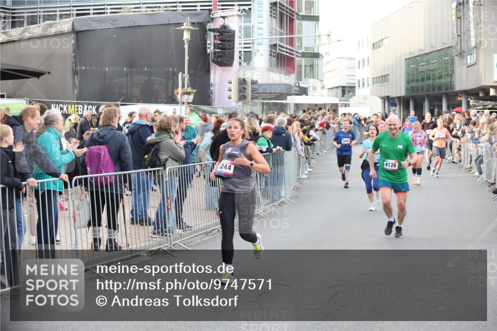 12.06.2026 - Holstenköstenlauf Andreas Tolksdorf http://msf.ph/oto/9747571 12.06.2026 19:59:29 Laufen 3244, 3069, 4126 meine-sportfotos.de