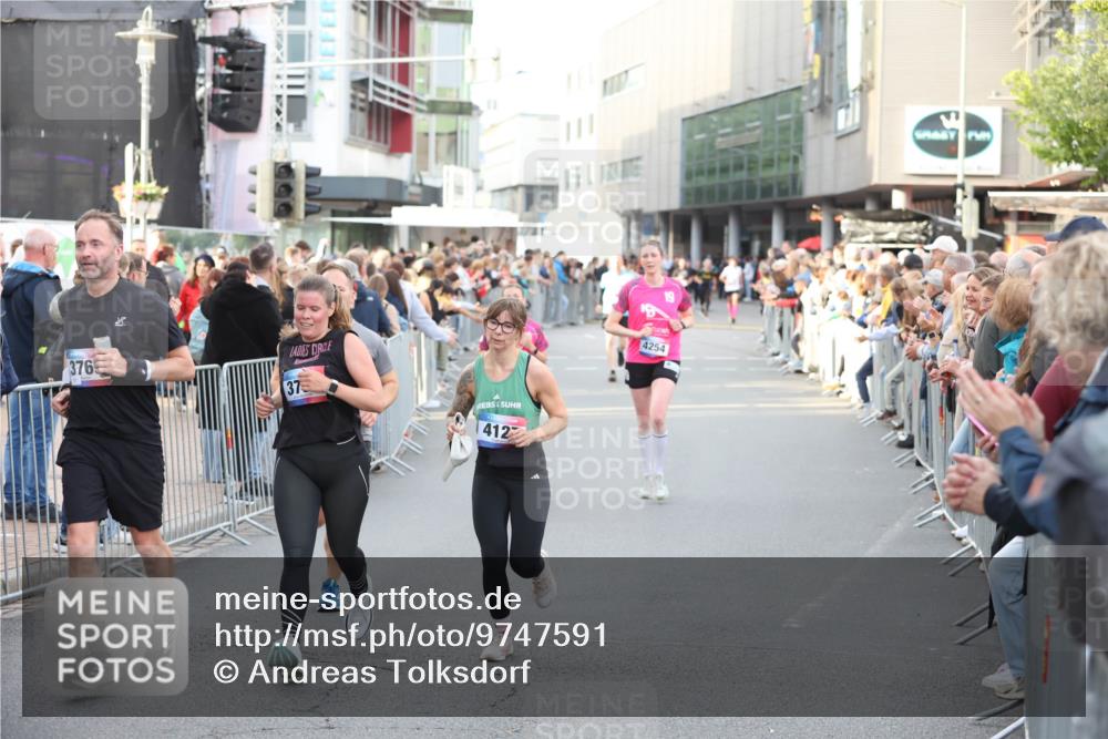 12.06.2026 - Holstenköstenlauf Andreas Tolksdorf http://msf.ph/oto/9747591 12.06.2026 19:59:43 Laufen 3769, 37, 412, 4254, 19 meine-sportfotos.de