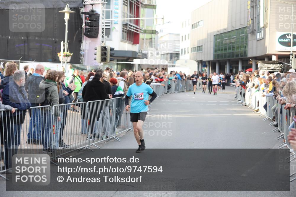 12.06.2026 - Holstenköstenlauf Andreas Tolksdorf http://msf.ph/oto/9747594 12.06.2026 19:59:49 Laufen 3804 meine-sportfotos.de