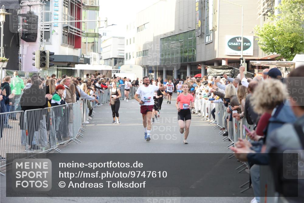 12.06.2026 - Holstenköstenlauf Andreas Tolksdorf http://msf.ph/oto/9747610 12.06.2026 20:00:10 Laufen 4180, 3029 meine-sportfotos.de