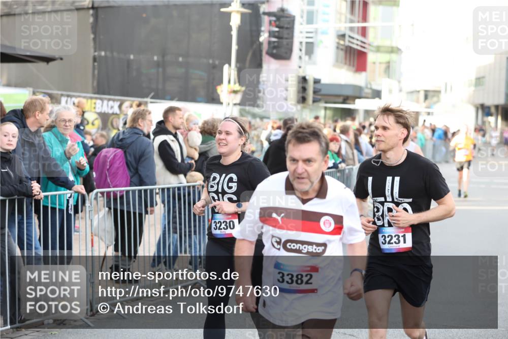 12.06.2026 - Holstenköstenlauf Andreas Tolksdorf http://msf.ph/oto/9747630 12.06.2026 20:00:25 Laufen 3230, 3382, 3231 meine-sportfotos.de