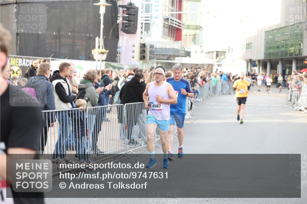 12.06.2026 - Holstenköstenlauf Andreas Tolksdorf http://msf.ph/oto/9747631 12.06.2026 20:00:26 Laufen 4587 meine-sportfotos.de