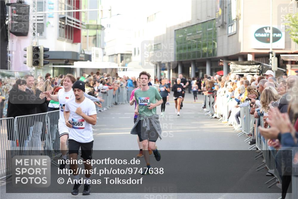 12.06.2026 - Holstenköstenlauf Andreas Tolksdorf http://msf.ph/oto/9747638 12.06.2026 20:00:45 Laufen 4, 4565, 3362 meine-sportfotos.de
