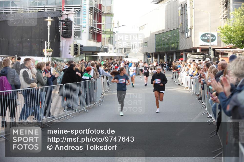 12.06.2026 - Holstenköstenlauf Andreas Tolksdorf http://msf.ph/oto/9747643 12.06.2026 20:00:50 Laufen 3241, 3393 meine-sportfotos.de