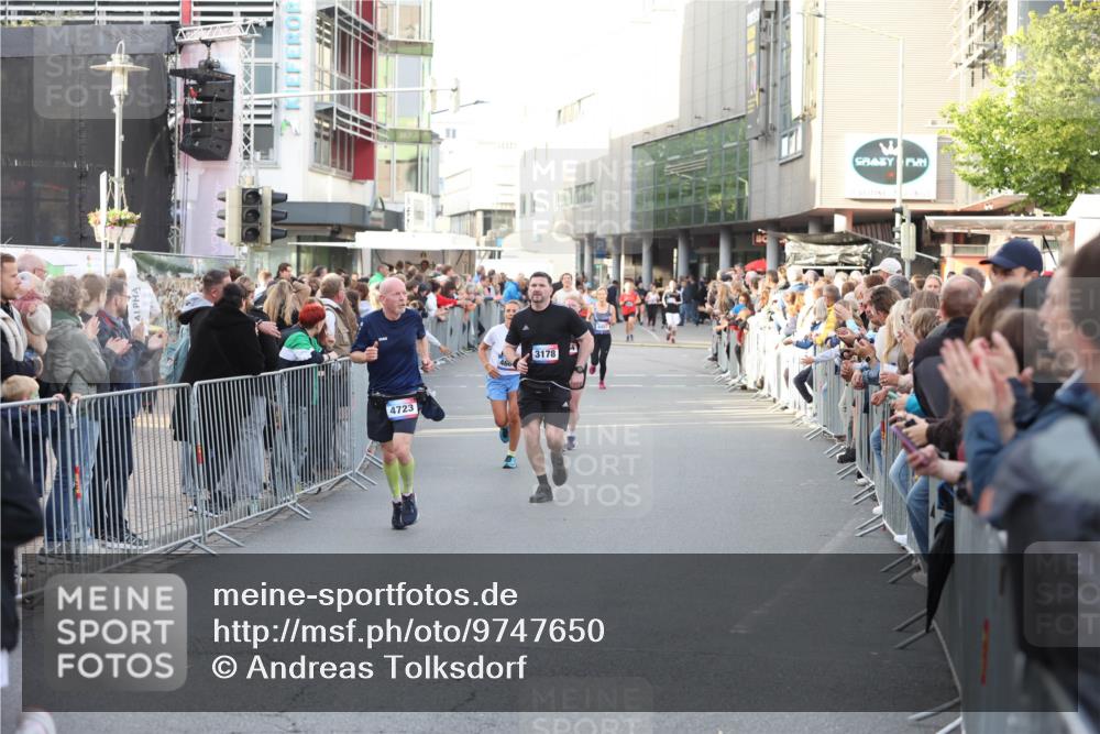 12.06.2026 - Holstenköstenlauf Andreas Tolksdorf http://msf.ph/oto/9747650 12.06.2026 20:00:54 Laufen 4723, 460, 3178 meine-sportfotos.de